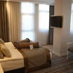Seven Deep Otel