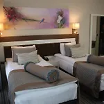 Seven Deep Otel