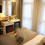 Seven Deep Otel