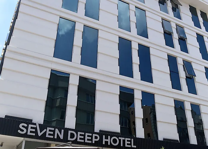 Seven Deep ホテル