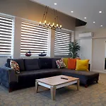 Hotel Seven Deep