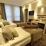 Hotel Seven Deep 4*