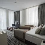 Hotel Seven Deep