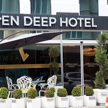 Seven Deep Otel 4*