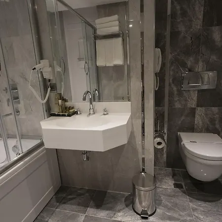 Seven Deep Otel
